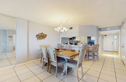 Holiday Isle Condo | Gulf and beachfront condo w/marvelous views, shared pool and hot tub