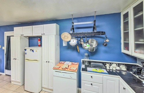 West Orange House | Gulf Coast Home < 2 Mi to Parks & Museums!