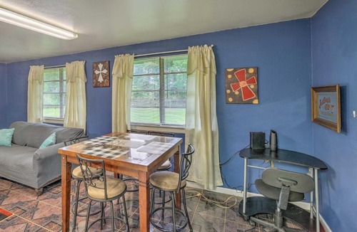 West Orange House | Gulf Coast Home < 2 Mi to Parks & Museums!