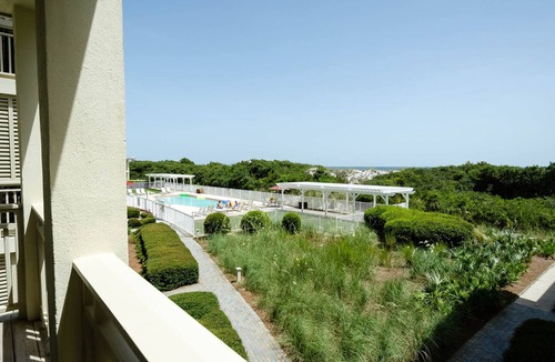 Gulf District Condo | Gulf District ~ Gulf Front Condo! Steps to Beach Club, Beach Access & Dining!