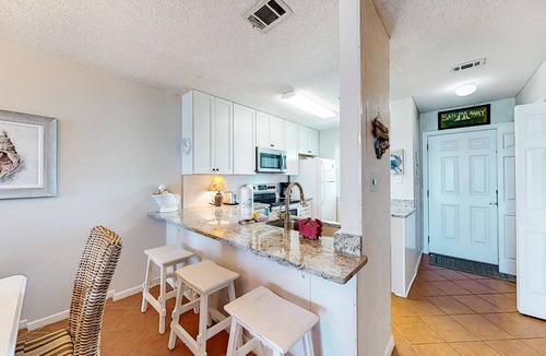 Sunnyside House | Gulf-facing getaway on the beach w/balcony view & shared pool