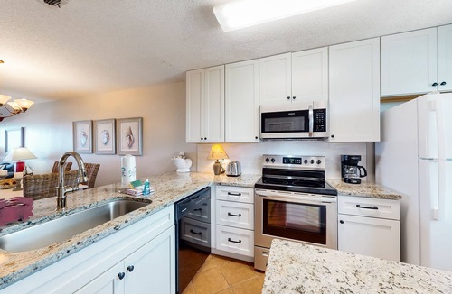 Sunnyside House | Gulf-facing getaway on the beach w/balcony view & shared pool