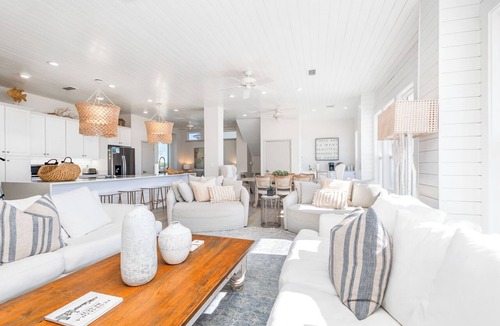 Villa Segunda House | Gulf-Front Luxury Estate | Sleeps 20 | Direct Beach Access