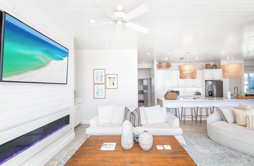 Villa Segunda House | Gulf-Front Luxury Estate | Sleeps 20 | Direct Beach Access