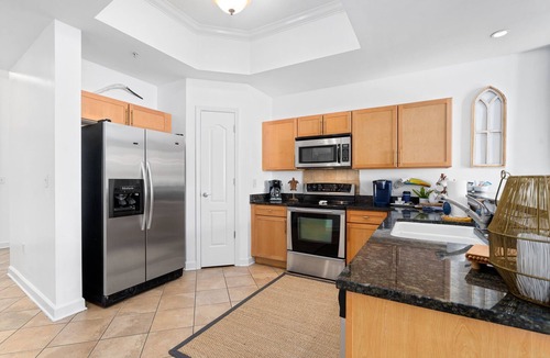 Gulfport Condo | Gulf-Front Luxury End Unit with Infinity Pool,