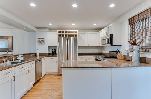 Gulf District Condo | Gulf Front Next To Beach Club- WaterColor 5 Beachside by Royal Destinations