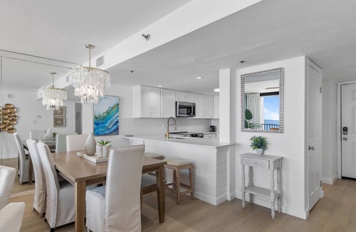 Beach District Condo | GULF FRONT renovated condo with Stunning Views 'Casa del Mare'