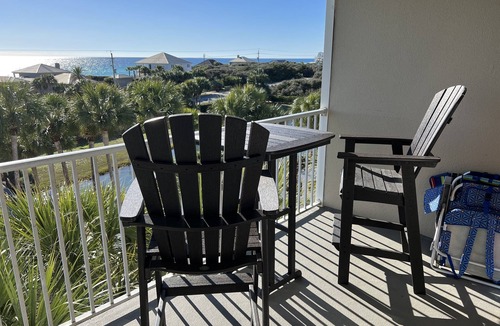 Gulf Place Condo | Gulf Place Premier Top Floor Unit, beautifully maintained , Upscale Furnishings