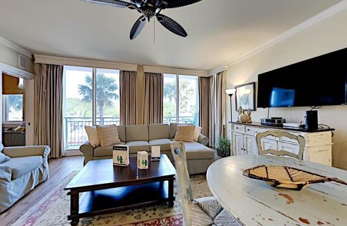 Gulf Place Apartment | Gulf Place Six Palms #2B - BBs Hideaway