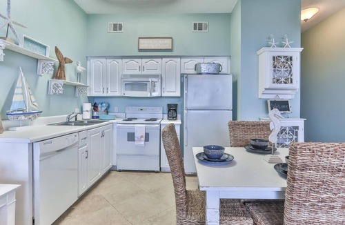 Santa Rosa Beach Condo | Gulf Place Top Floor! Ocean View! Heated Pools! 2 Min Walk to Beach! Pickleball!