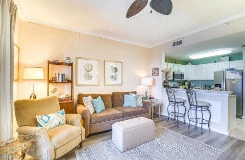 Fort Morgan House | Gulf Shores Condo w/Balcony: 2 Mi to Fort Morgan!