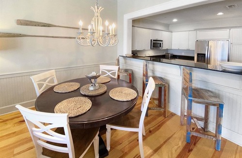 Beach District Condo | Gulf Side Condo Steps from Beach-2 bikes-Community Pool/Heated Seasonally `The Great Escape`