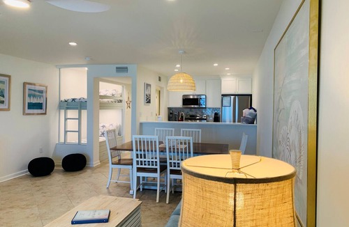 Warrington Condo | Gulf Side Villa 1A - Gulf front Pet Friendly -Free Daily Activities