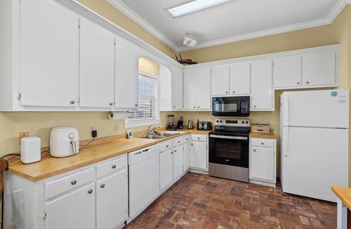 Silver Cay House | Gulf View Canal Front Home, Steps to St. Stephen’s Gulf Beach