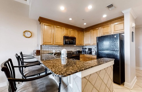 Santa Rosa Beach Condo | Gulf view condo in a beachfront complex w/shared pool & hot tub