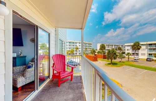 Fort Morgan House | Gulf View Condo near the Beach & Golf w Resort Pools Tennis & Gym