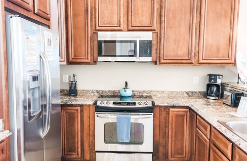 Carrabelle House | Gulf Views From Front Porch! Pet-Friendly Cottage with Kayaks & Community Pool