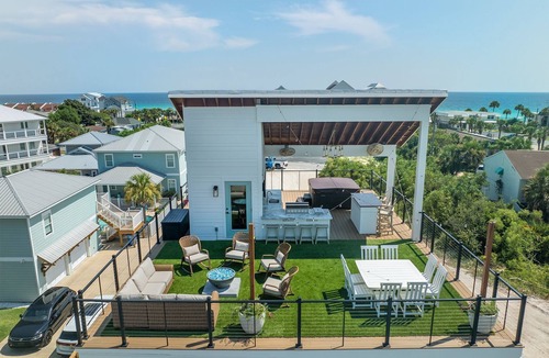 Fort Bay House | Gulf Views Hot tub Pool 3 min walk to Beach
