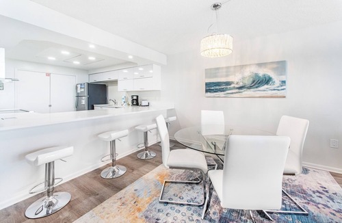 Holiday Isle Condo | 🌊GULF VIEWS! Pool+Sauna~Wlk2 Beach~2BR Shoreline Towers 3083