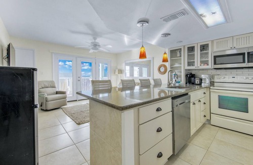 Fort Walton Beach - Destin Condo | Gulf Views! Private Beach! Gulfview I 315!