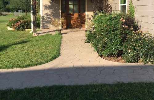 Waco House | Hailey's Cottage on Small Farm-16 minutes to Silos