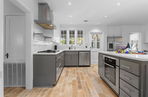 Old Town House | Half a Block to the Beach! Come Bay-Cation here, Spacious House to fit everyone