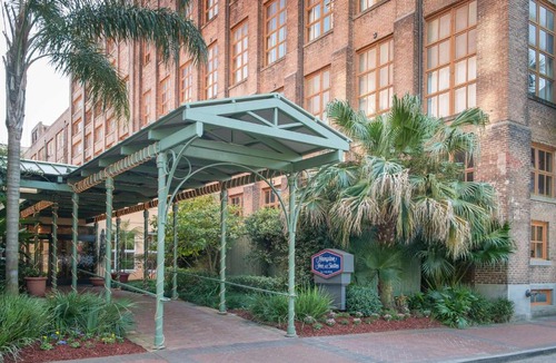 Arts/Warehouse District Hotel | Hampton Inn and Suites New Orleans Convention Center