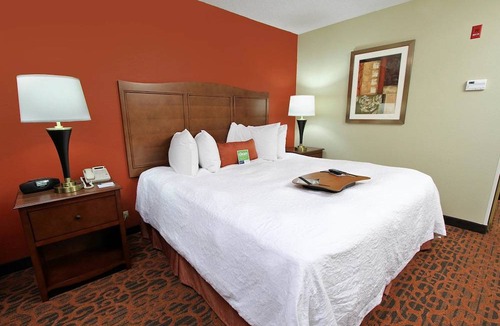 Crestline Heights Hotel | Hampton Inn Birmingham-Colonnade 280