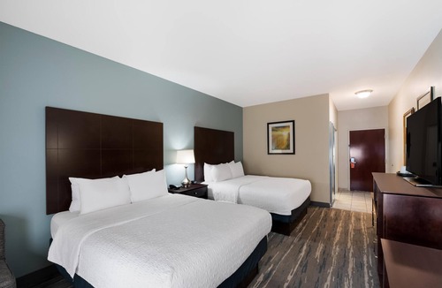 Marshall Hotel | Hampton Inn Marshall