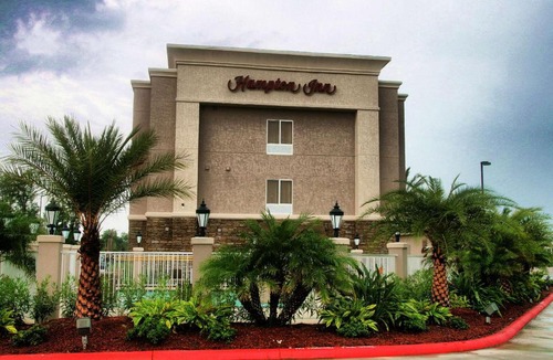 Orange Hotel | Hampton Inn Orange