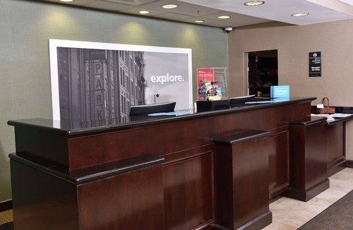 Alexandria Hotel | Hampton Inn & Suites Alexandria