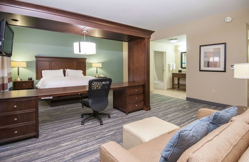 Port Allen Hotel | Hampton Inn & Suites Baton Rouge/Port Allen