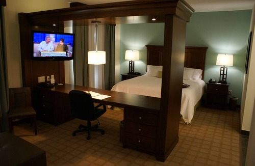 Center Hotel | Hampton Inn & Suites Center