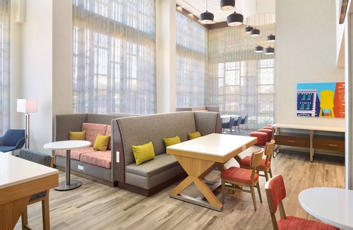 Fultondale Hotel | Hampton Inn & Suites Fultondale Birmingham I 65, AL