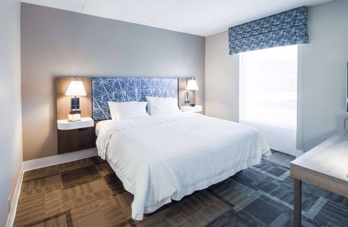 Owens Cross Roads Hotel | Hampton Inn & Suites Huntsville Hampton Cove