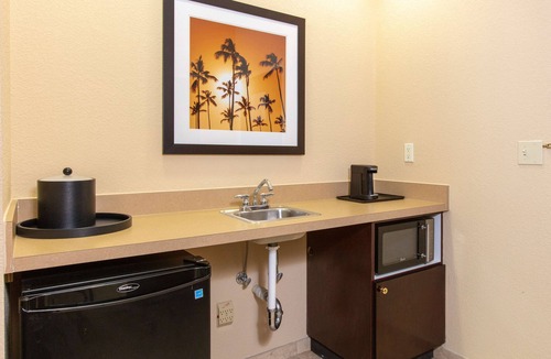 Northside Hotel | Hampton Inn Suites Jacksonville Airport