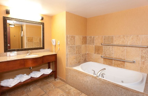 McComb Hotel | Hampton Inn & Suites McComb