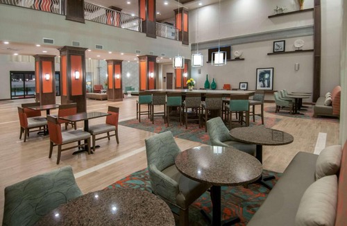 Northwest Pensacola Hotel | Hampton Inn & Suites Pensacola/I-10 Pine Forest Road