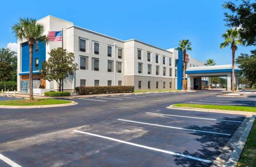 Ferry Pass Hotel | Hampton Inn & Suites Pensacola I-10 N at University Town Plaza