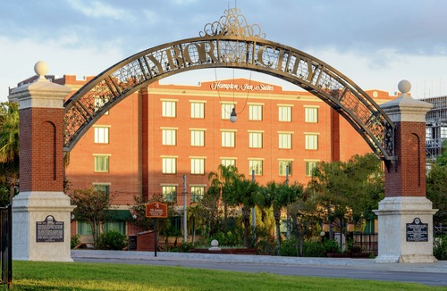 Historic Ybor Hotel | Hampton Inn & Suites Tampa Ybor City Downtown