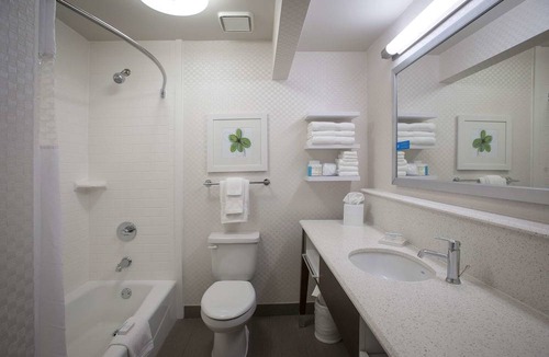 Elmwood Hotel | Hampton Inn & Suites New Orleans/Elmwood