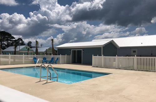Mexico Beach Cottage | 🏖✈️ Hangar #13 ✈️🏖Pool! Pet Friendly Cottage in Mexico Beach 🐾 🐾