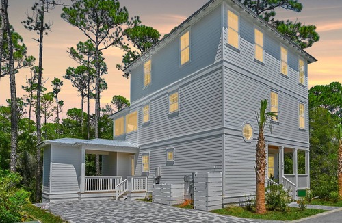 Treetop House | Happinest 🏖 Brand New Luxury Home 🏖Sleeps 19 🏖Beach Bonfires in May - Aug 2023
