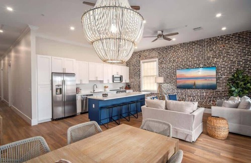 Historic Seaport Apartment | Harbor Luxe Celebration Suites