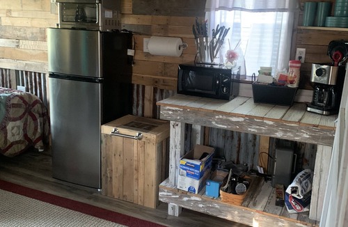 Gilmer Cabin | Hat & Star Ranch - One of a kind Get Away