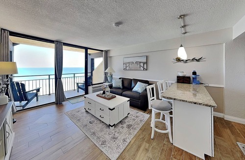 Daytona Beach Shores Condo | Hawaiian Inn 238 by Distinctive Beach Rentals