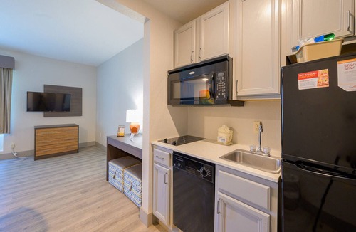 Upper Grand Lagoon Hotel | Hawthorn Extended Stay by Wyndham Panama City Beach