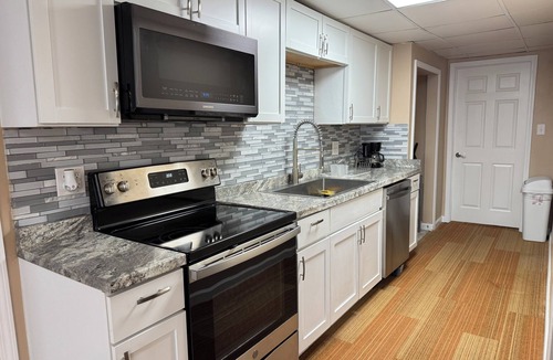 Marianna Apartment | Heading gym 1-bedroom apartment, next to the caverns state park in Marianna FL