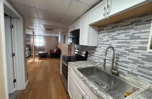 Marianna Apartment | Heading gym 1-bedroom apartment, next to the caverns state park in Marianna FL