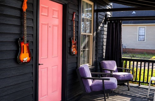 Tupelo House | Heart Break Bungalow Near Downtown + 2 Miles from Elvis Birthplace